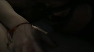 家境不错的大鸡巴哥餐厅搭讪个正在玩手机的妹子回家啪啪