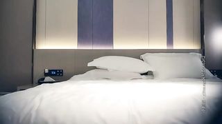 77777小天探花约了个颜值不错肉肉身材妹子，舌吻口交近距离特写摸逼侧入后入猛操