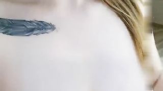 极品高颜值在职教室『软绵绵』打响新年首炮 约战黄毛不良男同学激情啪啪 全程骑乘女权十足 操爽玩跳蛋 高清源码录制