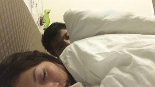 醉操聚会宿醉的小姨子 睡得太沉后入啪啪一顿猛操都没干醒 无套趴着操射美臀擦干净免得被发现 高清1080P版