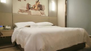 【69堂精品】跳爵士舞的兼职女神背着男朋友出来接客02