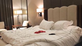 【69堂精品】康先生97年九头身美女依依第二集