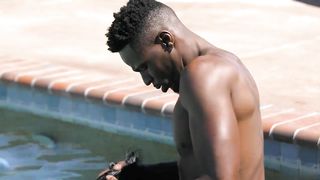 【69堂精品】室外美景游泳馆美人洗完澡诱惑无限猛男大屌激情操骚