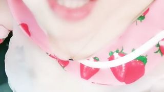 【69堂精品】淫荡骚女深喉猛扣骚逼高潮喷水