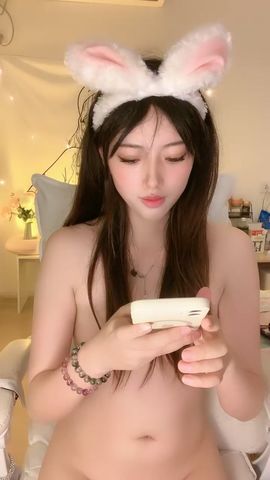 网红白虎小姐跳蛋塞入一进一出掰开菊花看看