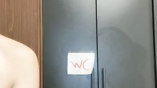 【69堂精品】御姐妹子黑丝袜按摩推油安慕希酸奶湿身