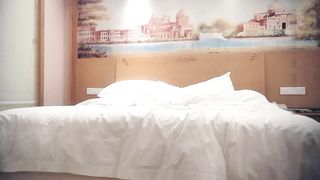 【69免费视频】2800约操外围女神美乳翘臀花式啪啪疯狂蹂躏