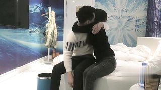 【69堂精品视频】高价外围肤白如雪甜美女神美腿翘臀温柔配合