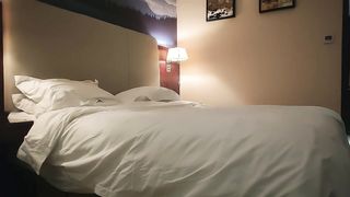 【69堂精品视频】小马寻花肤白貌美饱满胸部极品尤物脱光干一炮