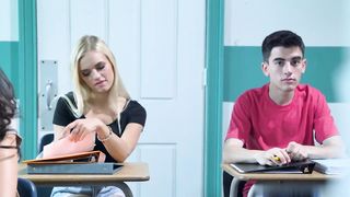 【69堂精品视频】干翻老师第三部老师下课后和学生们多人群交