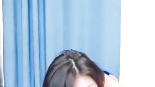 【69堂精品】清纯少女丝袜开档诱惑鸡巴骑乘高潮