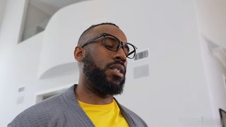 【69堂免费视频】辣妹做爱玩弄黑鸡巴侧入打桩高潮不间断呻吟