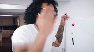 【69堂免费视频】闲得逼痒的索菲亚·莱昂和佩顿·艾弗里口交颜射