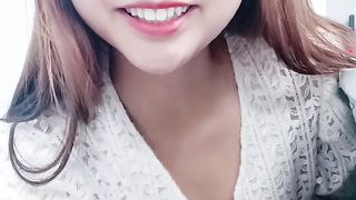 【69堂免费视频】风骚小老板娘露脸在店里跟小哥激情口交大鸡巴