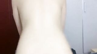 【69堂免费视频】甜美又很骚链子乳夹粉嫩奶头骑脸炮友舔骚逼