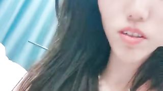 【69堂免费视频】揉奶漏逼给大哥舔弄大鸡巴，无套抽插，后入爆草骚臀，直接内射骚逼好刺激