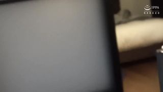 【69堂免费视频】她带进了他的家。通过舔糖、间接接吻、嘴对嘴接吻