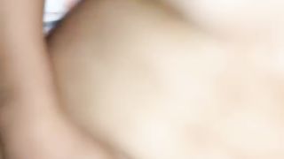 【69堂免费视频】在家玩完还不够！顶楼公园野外大解放