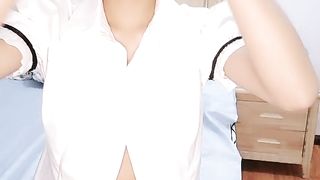 【69堂免费视频】外表清纯乖巧妹妹！居家炮友操逼！扶着屌往逼里塞，妹妹好想被操，细腰蜜桃美臀，骑乘位打桩机