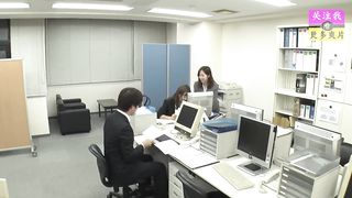 【69堂免费视频】与两个痴女同事困在办公室，濒死前的疯狂，精选优质剧情中文字幕