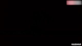 【69堂免费视频】去学妹家里玩不让拍，男生强制插入，操爽了随便拍了