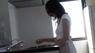 【69堂免费视频】已婚妇女从农村搬到城市，不戴胸罩的毫无保护的诱惑。