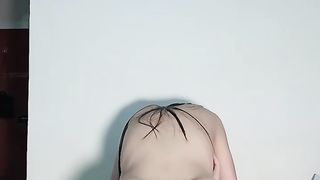 【69堂免费视频】站立一字马插穴，骑在身上套弄，张开双腿爆插，第一视角后入美臀