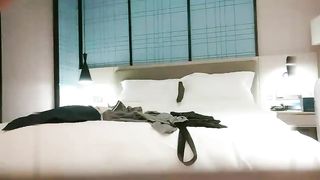 【69堂免费视频】卫衣短发妹子，长相不错笑起来甜美，深喉口交招牌动作抬腿侧入大力猛操