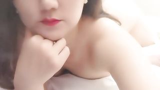 【69堂免费视频】气质不错的少妇露脸在宾馆伺候大哥激情啪啪，激情上位自己揉捏骚奶子，穿着高跟被大哥后入爆草，精彩又刺激