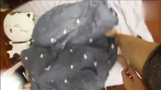 【69堂免费视频】【父女乱伦】给女儿买手机诱导女儿口交强插破处内射，虽然不是人但是很舒服，走自己的路让别人说去吧