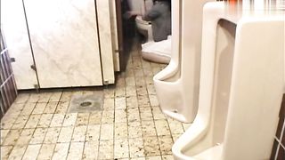 【69堂免费视频】【绝版资源】厕所里强奸醉酒极品巨乳少妇