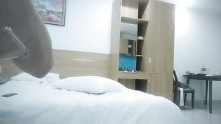 【69堂免费视频】午夜7寻花徒弟越南约牛仔短裤大奶妹，掰穴手指扣逼特写口交，翘起屁股后入大屁股猛烈撞击