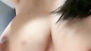 【69堂免费视频】有奶水的轻熟女少妇伺候鸡巴带钢珠的大哥，深喉口交