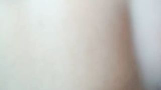 【69堂免费视频】老六探花大白美腿短裙外围妹子，近距离拍摄深喉口交插嘴，抱起来抽插猛操，后入撞击大力撞击