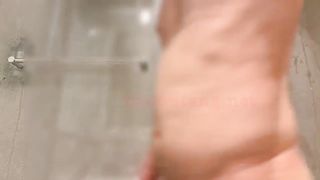 【69堂免费视频】极品高二学妹假期兼职平面模特，为了满足物质需求接受啪啪，真的是赚到了