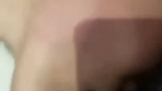 【69堂免费视频】大一双马尾学生妹超级反差，爸爸的小母狗被狠狠调教喝尿