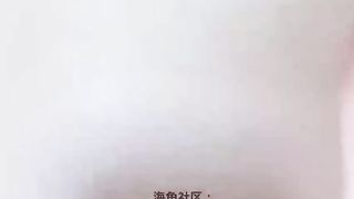 【69堂免费视频】【震惊】镶珠大神与妈妈乱伦被外婆发现后续，卫生间内射布袋大奶