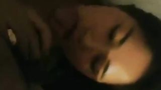 【69堂免费视频】和00年表妹网恋后，说服她落料录屏后猥亵，终于如愿以偿拿下她