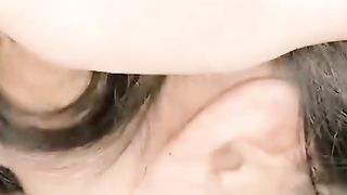 【69堂免费视频】窗外人来人往，车内无套内射骚逼，刺激