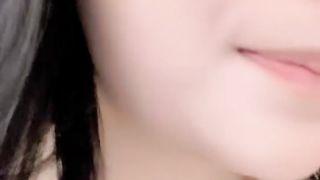 【69堂免费视频】顶级尤物美少女，胸前滴蜡夹乳，跳单震穴高潮狂喷水