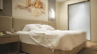 【69堂免费视频】极品美少女 当晚颜值巅峰 身材脸蛋完全符合女神标准 激情啪啪撸管佳作