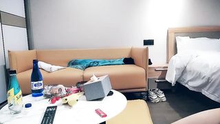 【69堂免费视频】沙发茶几椅子玩出新花样 各种姿势角度眼花缭乱