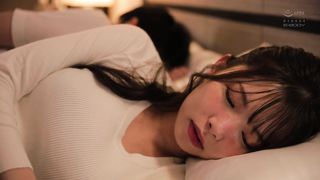 【69堂免费视频】苗条巨乳美女与时隔多年重逢的前男友偷情，多次高潮