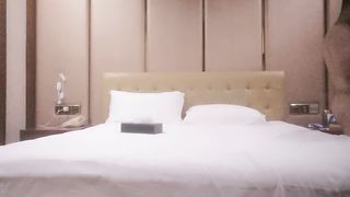 【69堂免费视频】肉感大奶少妇  正入抽插猛操  上位骑乘猛坐晃动奶子 张开双腿镜头前特写抽插