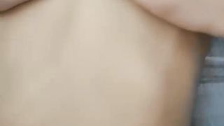 【69堂免费视频】新人甜美骚妹我摸奶子你摸我逼，翘起屁股扭动露小骚逼，特写舔屌口交硬了骑上来，边操边柔捏奶子