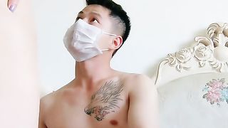 【69堂免费视频】颜值不错的美乳少妇全程露脸把跳蛋塞进逼里，让大哥玩着奶子给吃鸡巴，沙发上激情上位浪荡呻吟还跟狼友互动