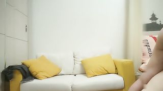 【69堂免费视频】五千元再约网红脸台湾模特无套内射拍逼留念