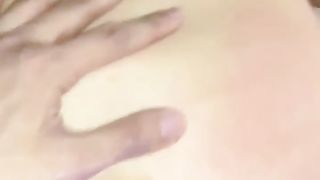 【69堂免费视频】广州母狗闺蜜双飞，无套插粉能馒头逼！双双被颜射，满满的精液涂一脸