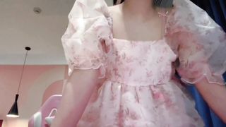 【69堂免费视频】女同学玩游戏LOL我玩她一日女友