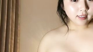 【69堂免费视频】顶级肥臀尤物小少妇，约炮激情大战！扭着屁股求插入，骚穴特写紧致粉嫩，搞的炮友受不了要射